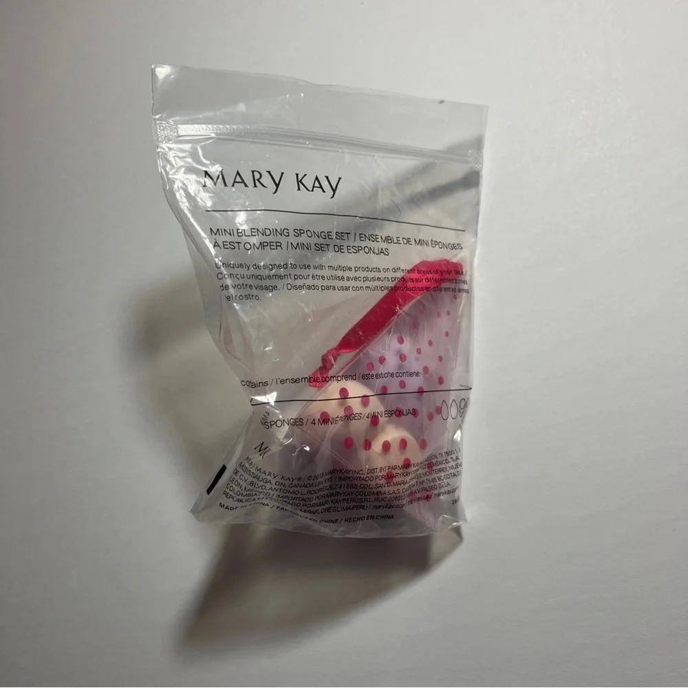 Mary Kay Limited Edition Mini Blending Sponge Set Of 4 Teardrop Flat Edge Sponge